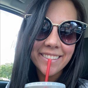 Meet your Posher, Courtney